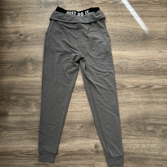 Nike Elastic Waist Band Joggers - Picture 3 of 3